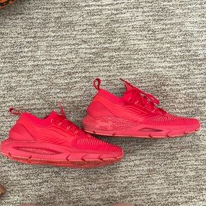 Under Armour HOVR Phantoms Red